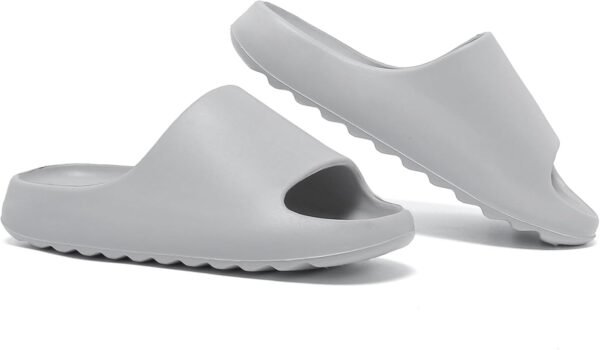 Unisex "Cloud-Feel" Slides | Thick-Soled (Height-Increasing) Style | Non-Slip & Quick-Drying | Soft & Lightweight | Open-Toe Design | Suitable for Indoor & Outdoor Home Wear